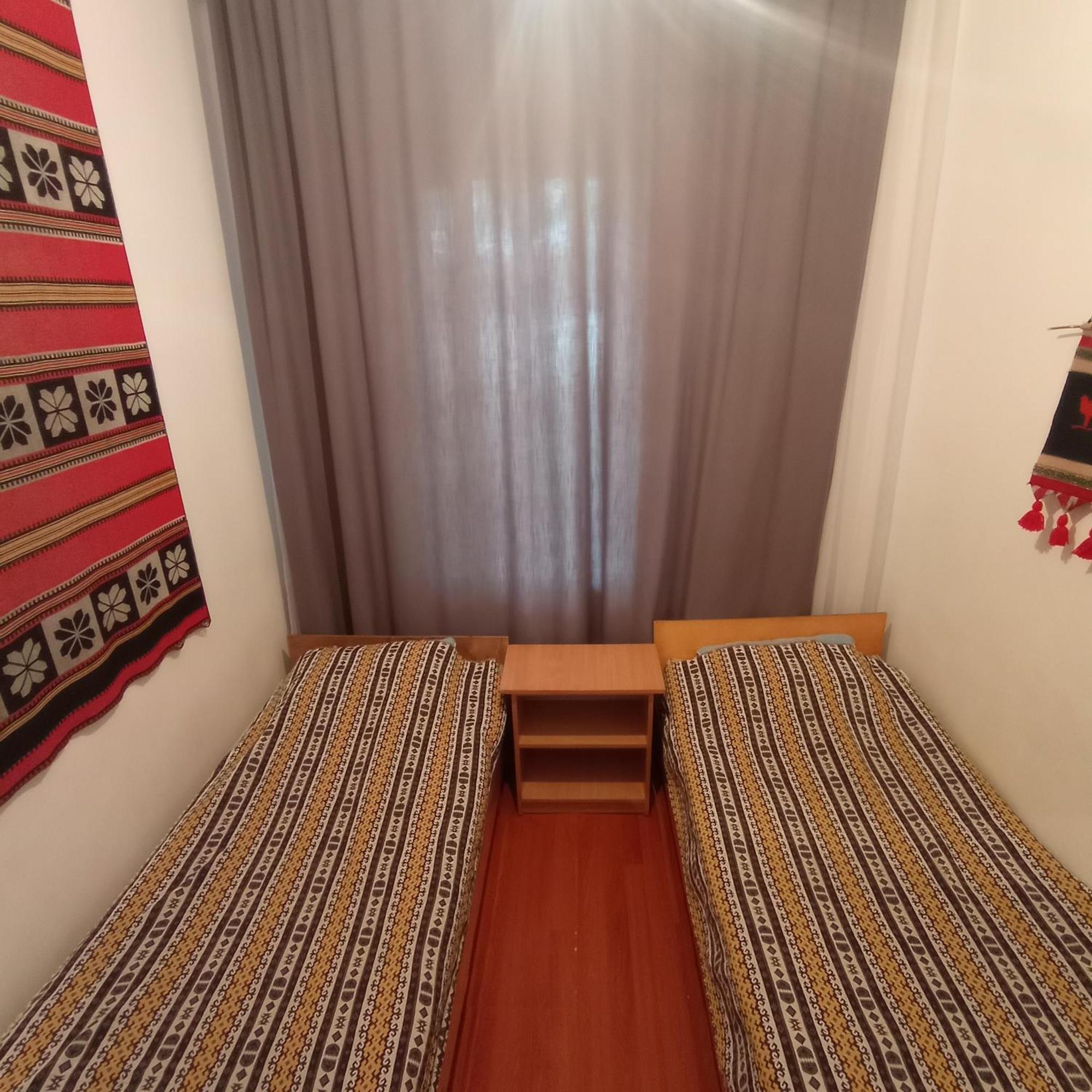 Kgb Home Hostel ビシュケク エクステリア 写真