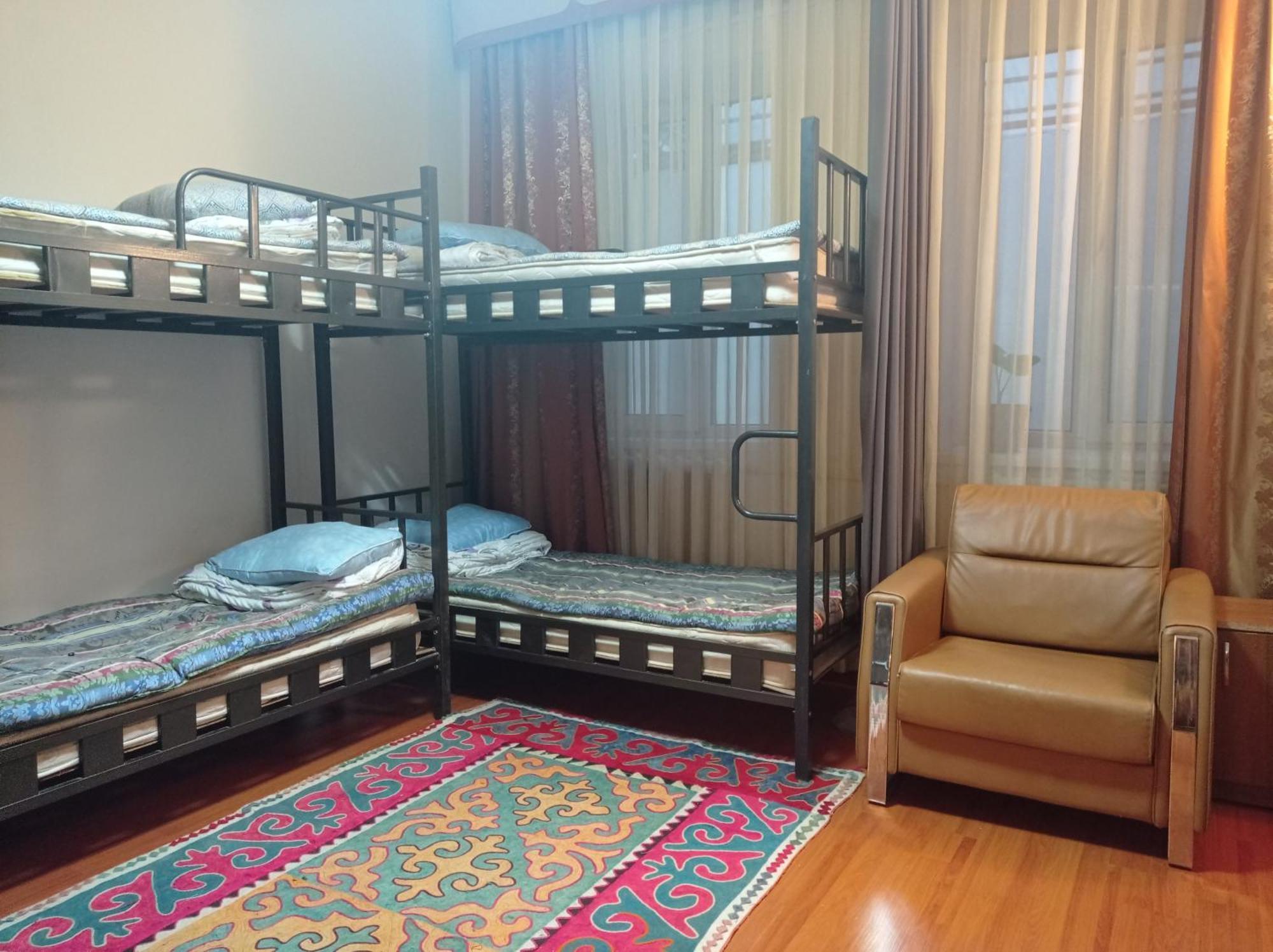 Kgb Home Hostel ビシュケク エクステリア 写真