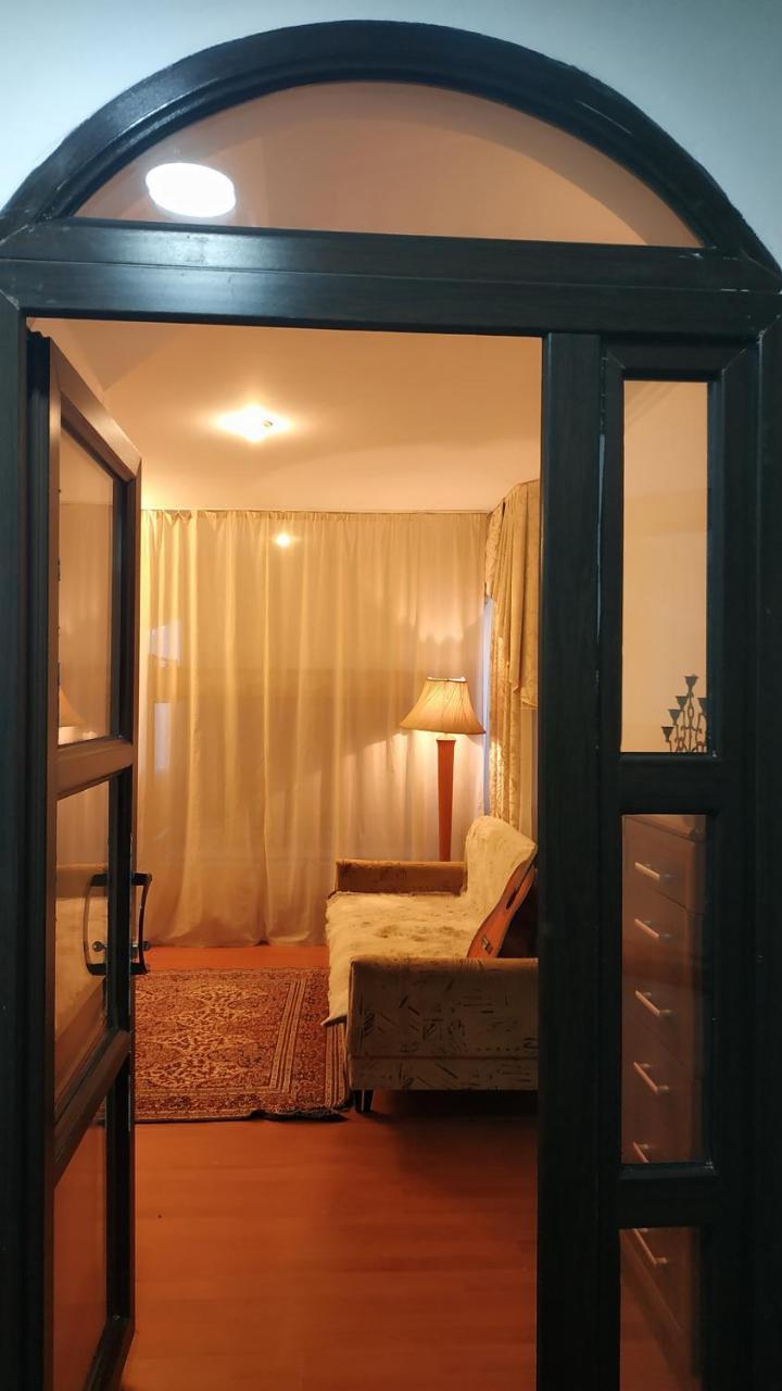 Kgb Home Hostel ビシュケク エクステリア 写真
