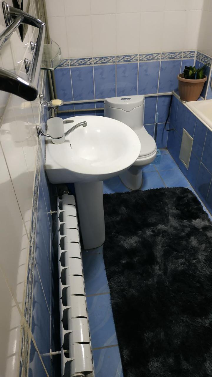Kgb Home Hostel ビシュケク エクステリア 写真