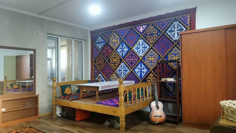 Kgb Home Hostel ビシュケク エクステリア 写真